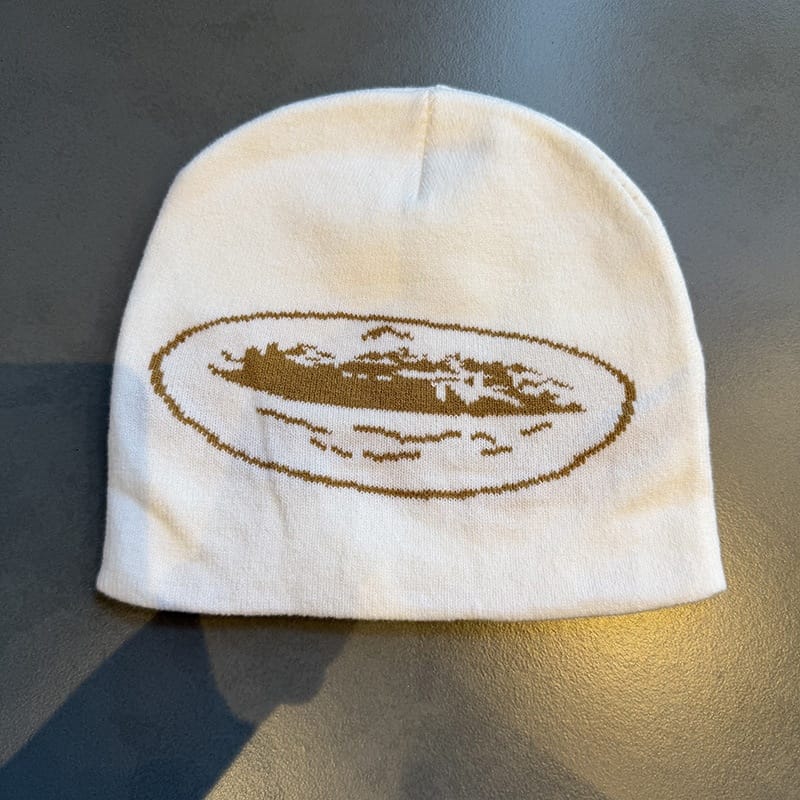 Oval Distressed Graphic Knit Beanie Cream / Brown
