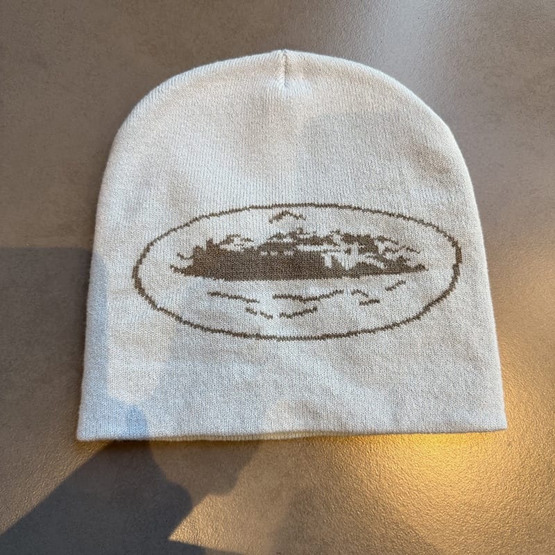 Oval Distressed Graphic Knit Beanie Light Gray / Brown