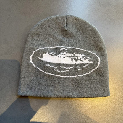 Oval Distressed Graphic Knit Beanie Gray / White