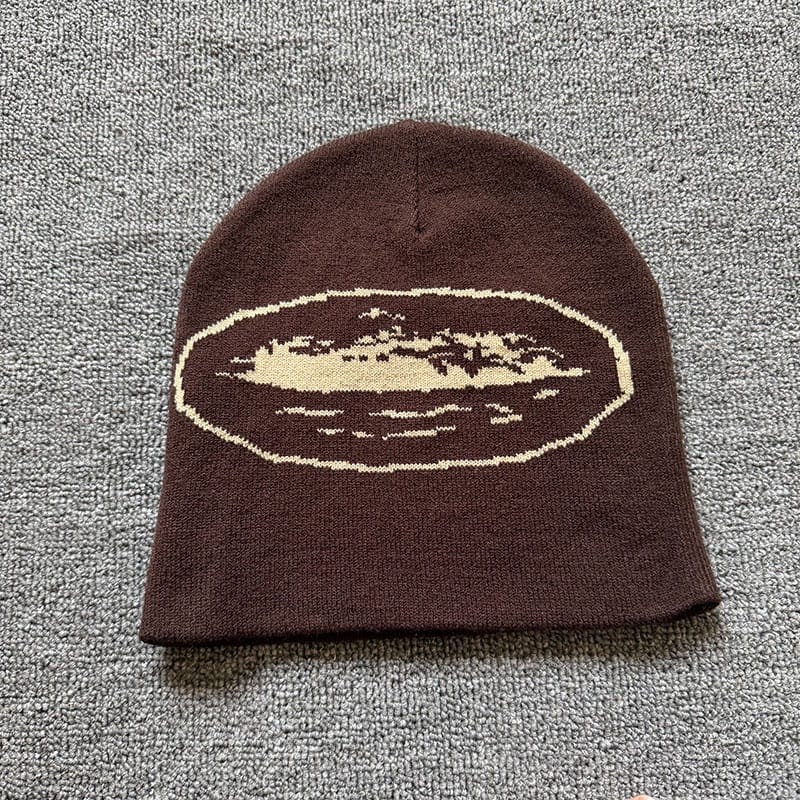 Oval Distressed Graphic Knit Beanie Brown / Beige