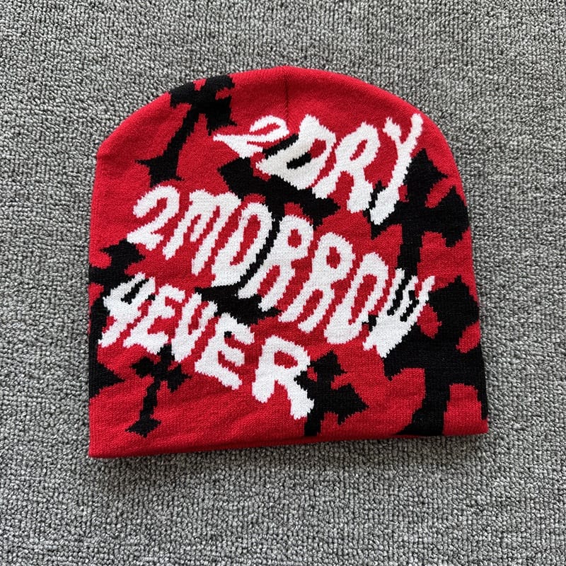 Tomorrow Never Camo Knit Beanie Red / Black