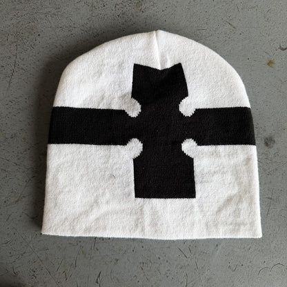 Bold Cross Stripe Knit Beanie White / Black