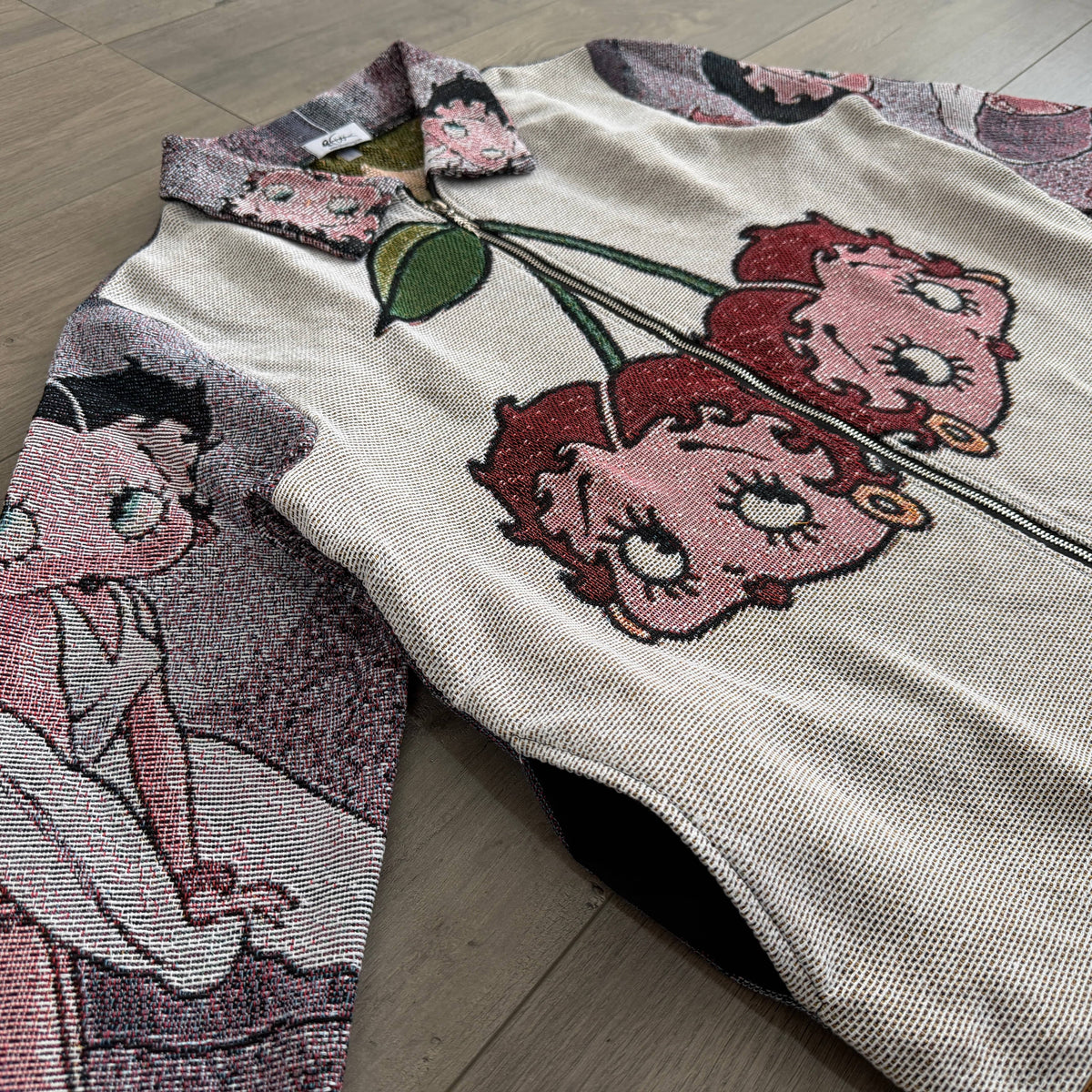 BETTY BOOP CHERRIES TAPESTRY TEE