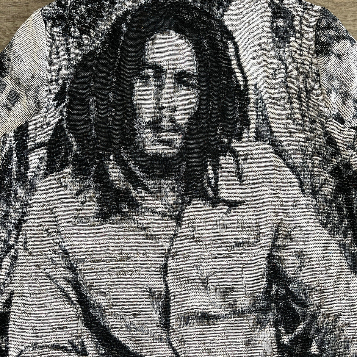 BOB V3 TAPESTRY TEE