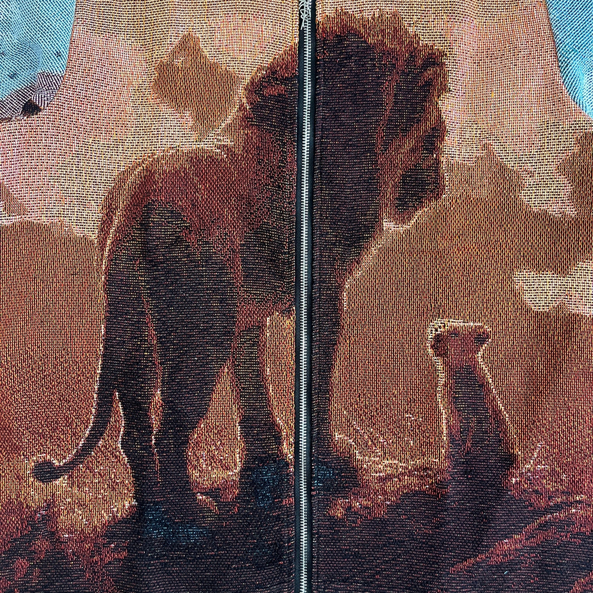 LION KING TAPESTRY TEE