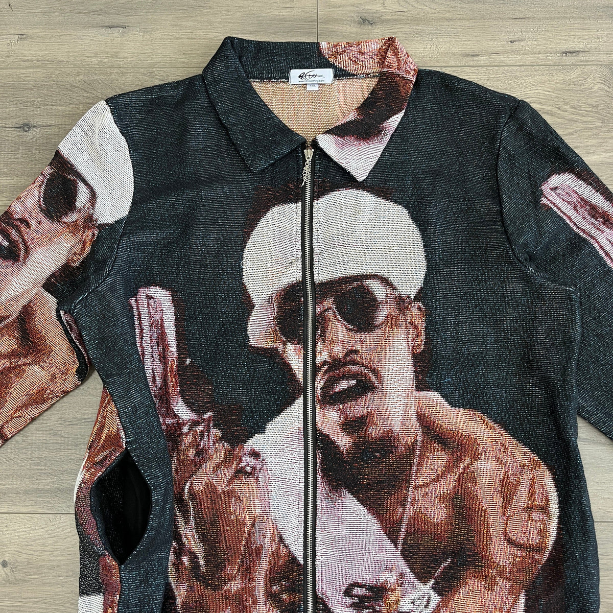 OUTKAST TAPESTRY TEE