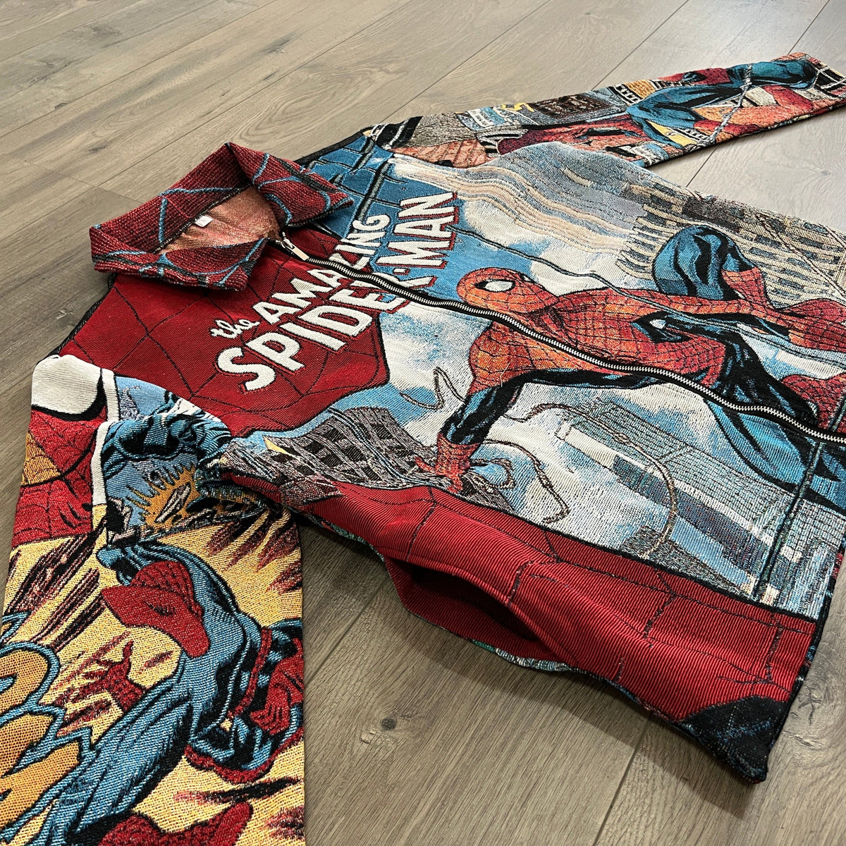 RED SPIDER V2 TAPESTRY JACKET