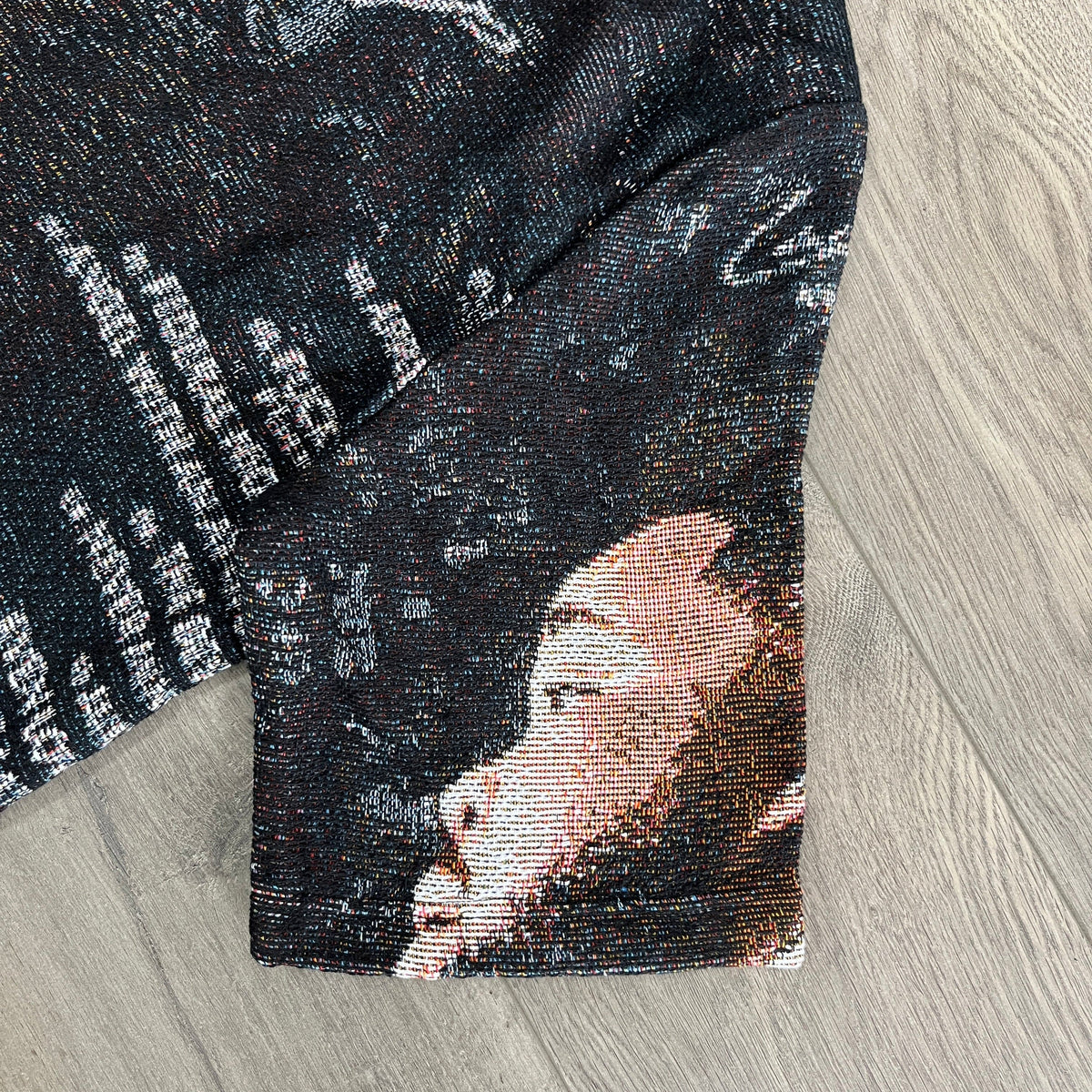 ROD V2 TAPESTRY TEE