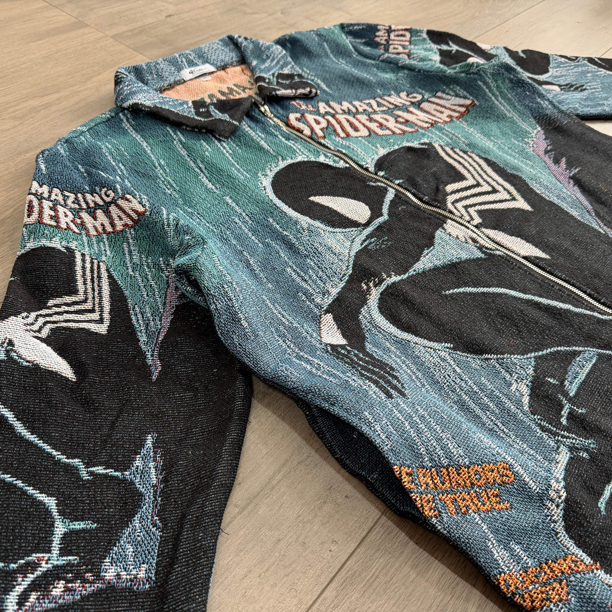 SPIDER MAN V5 TAPESTRY TEE