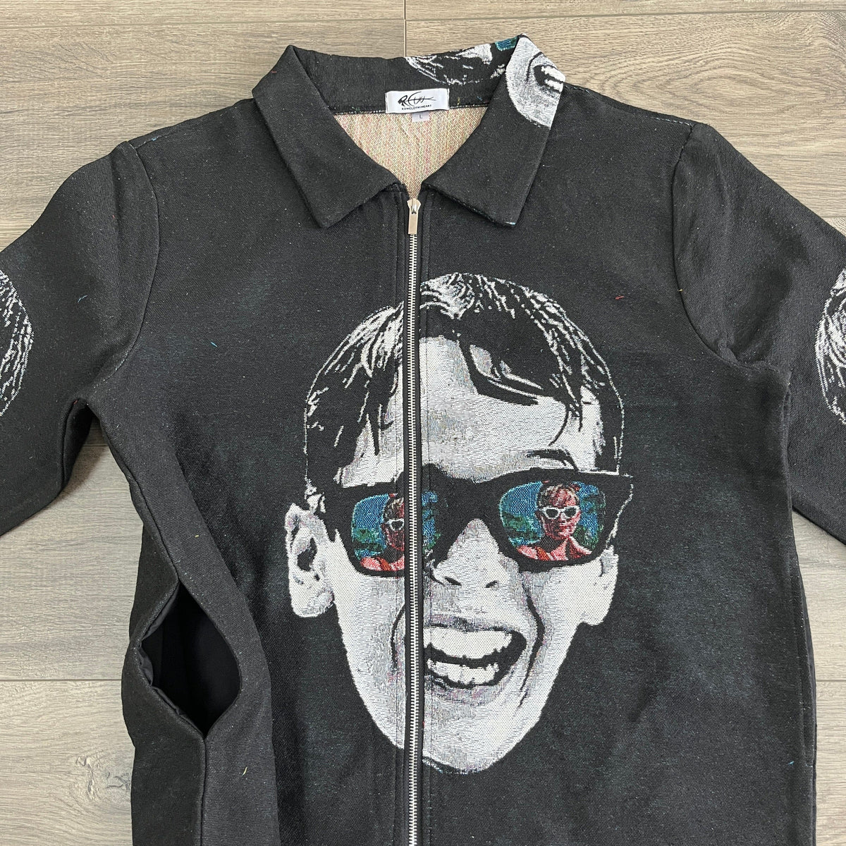 SQUINT TAPESTRY TEE