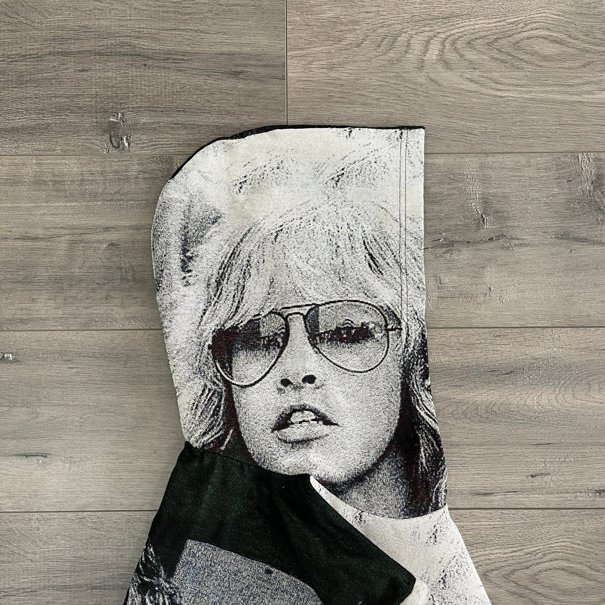 STEVIE TAPESTRY HOODIE