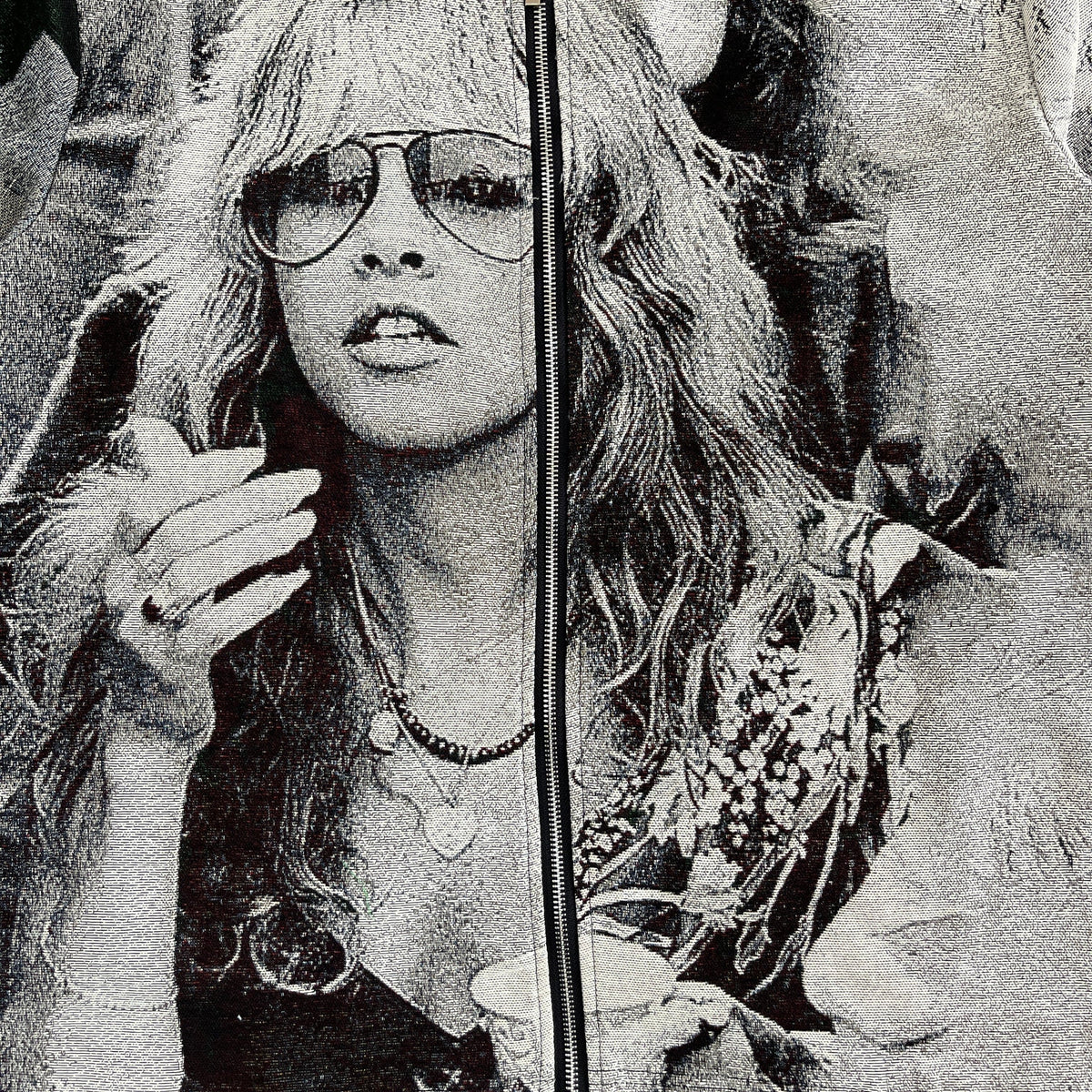 STEVIE TAPESTRY TEE