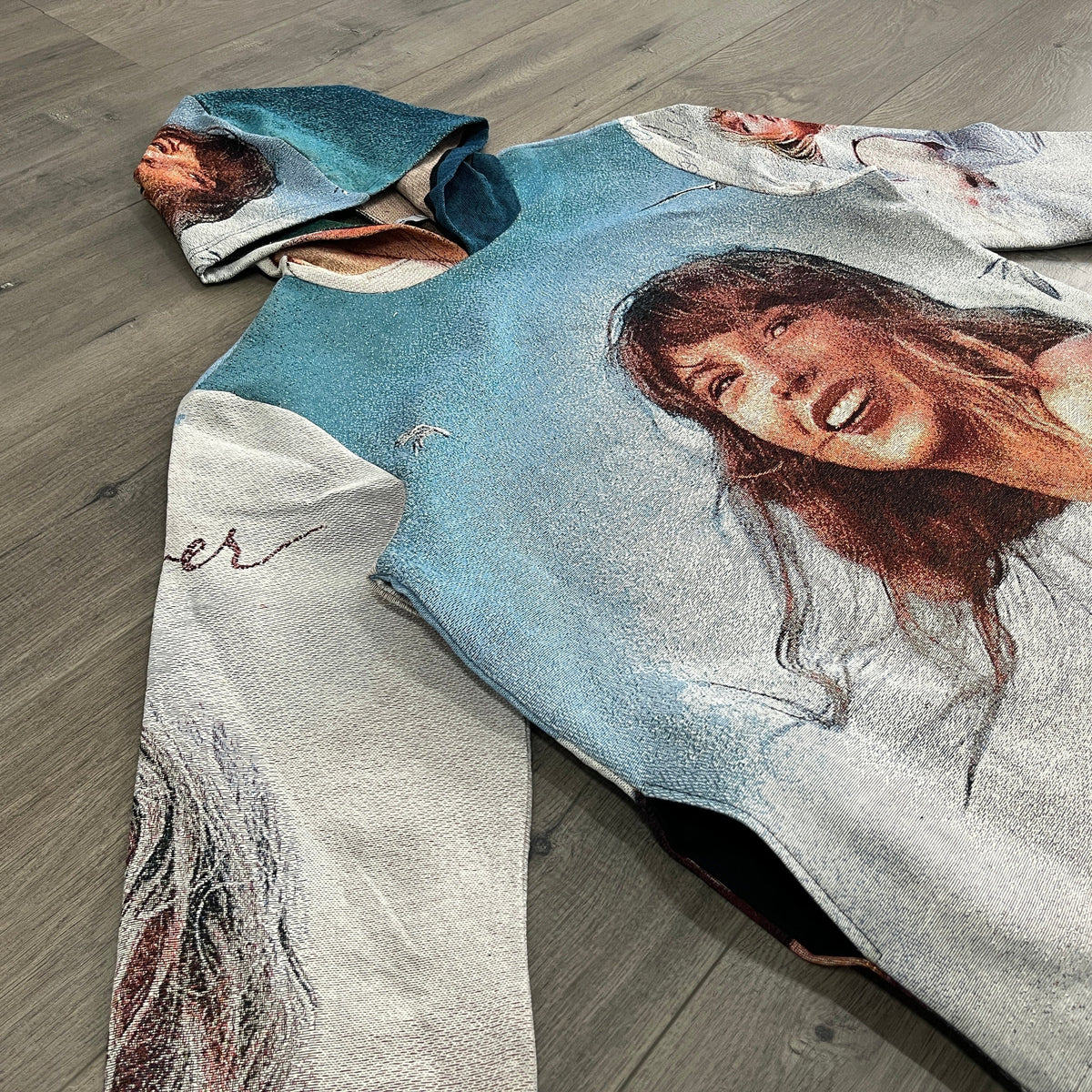 SWIFT TAPESTRY HOODIE