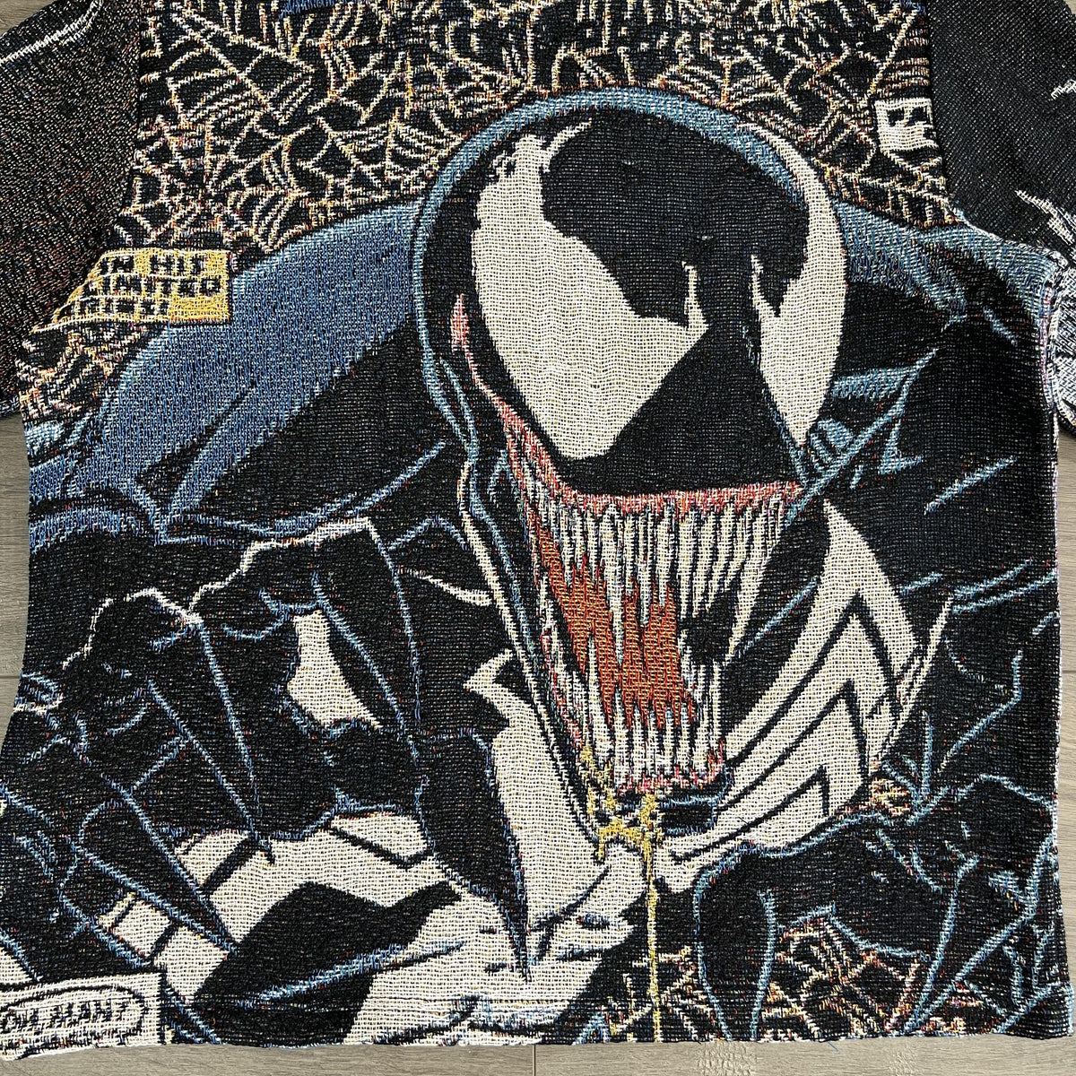VENOM V2 TAPESTRY TEE