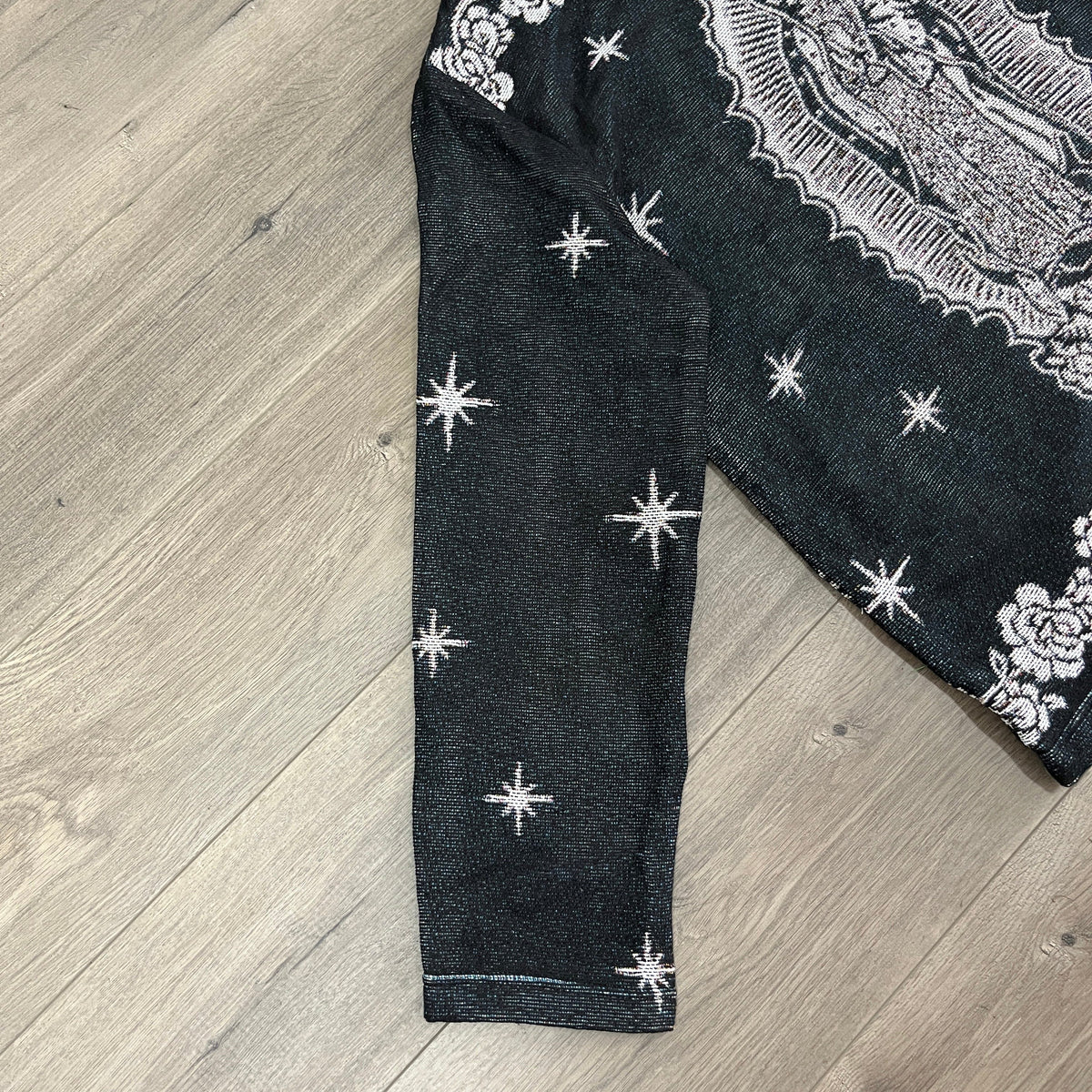 VIGENCITA BLACK TAPESTRY HOODIE