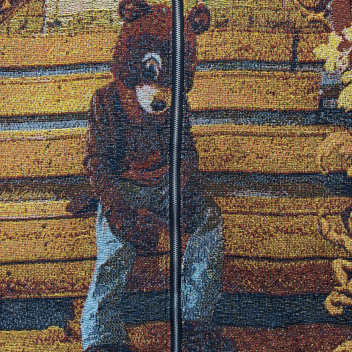 VINTAGE BEAR TAPESTRY TEE