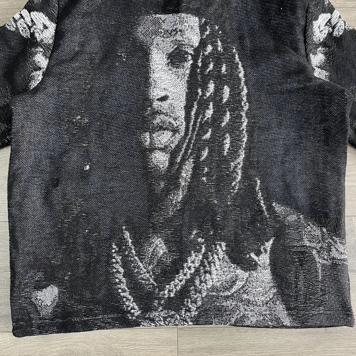 VON  TAPESTRY TEE